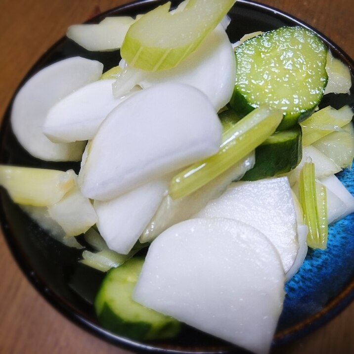 かんたん酢で セロリとかぶのピクルス レシピ 作り方 By あやめぇ 楽天レシピ